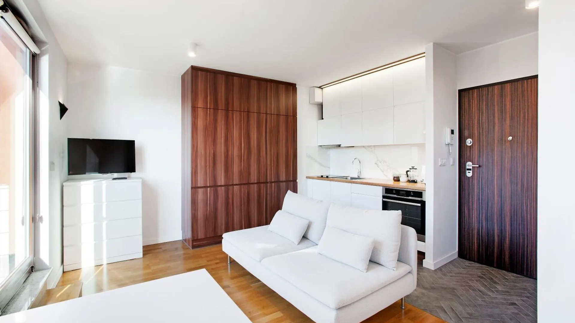 Apartment Marine Studio With Balcony And Parking By Tyzenhauz Gdansk