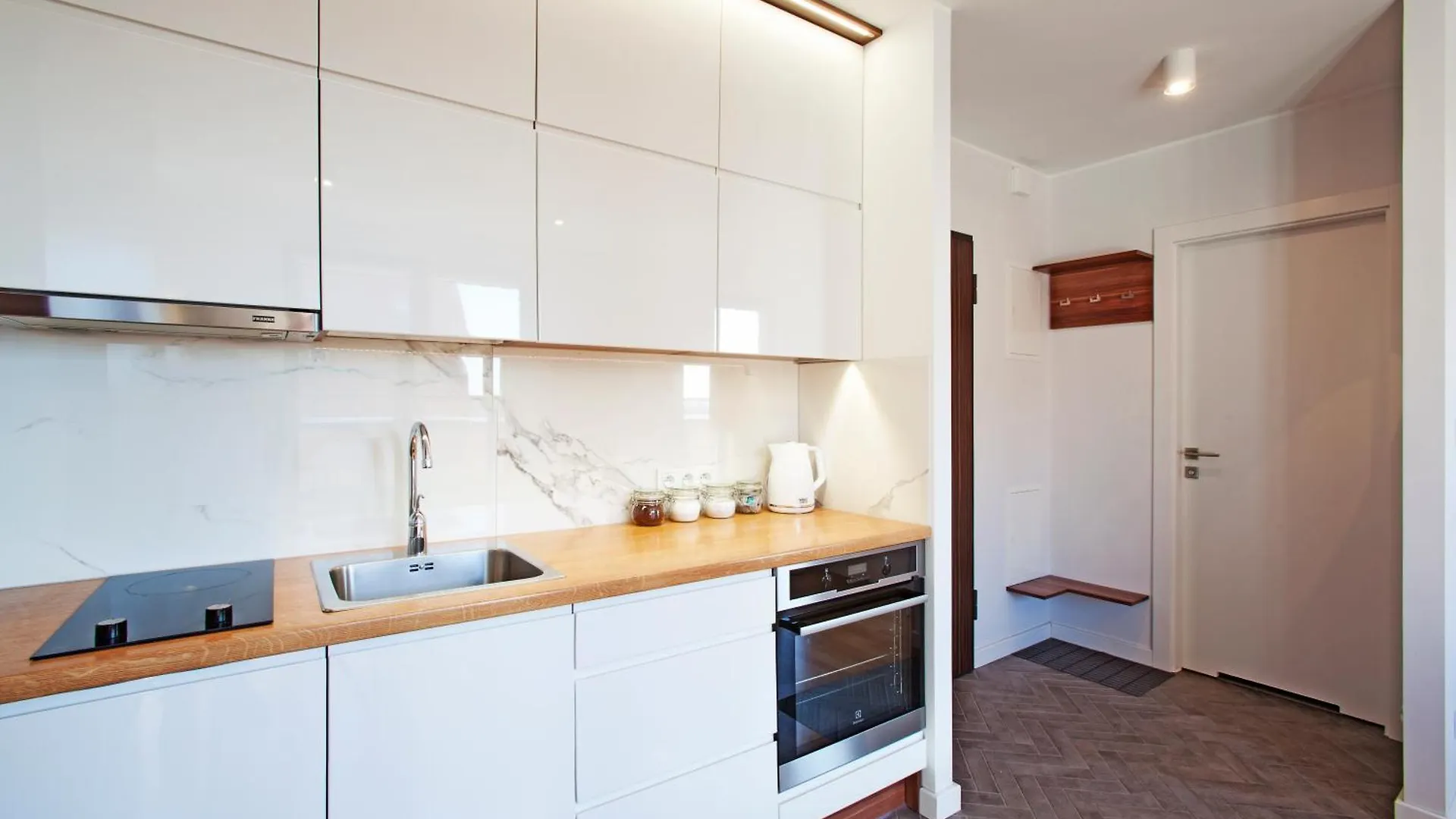 Apartment Marine Studio With Balcony And Parking By Tyzenhauz Gdansk